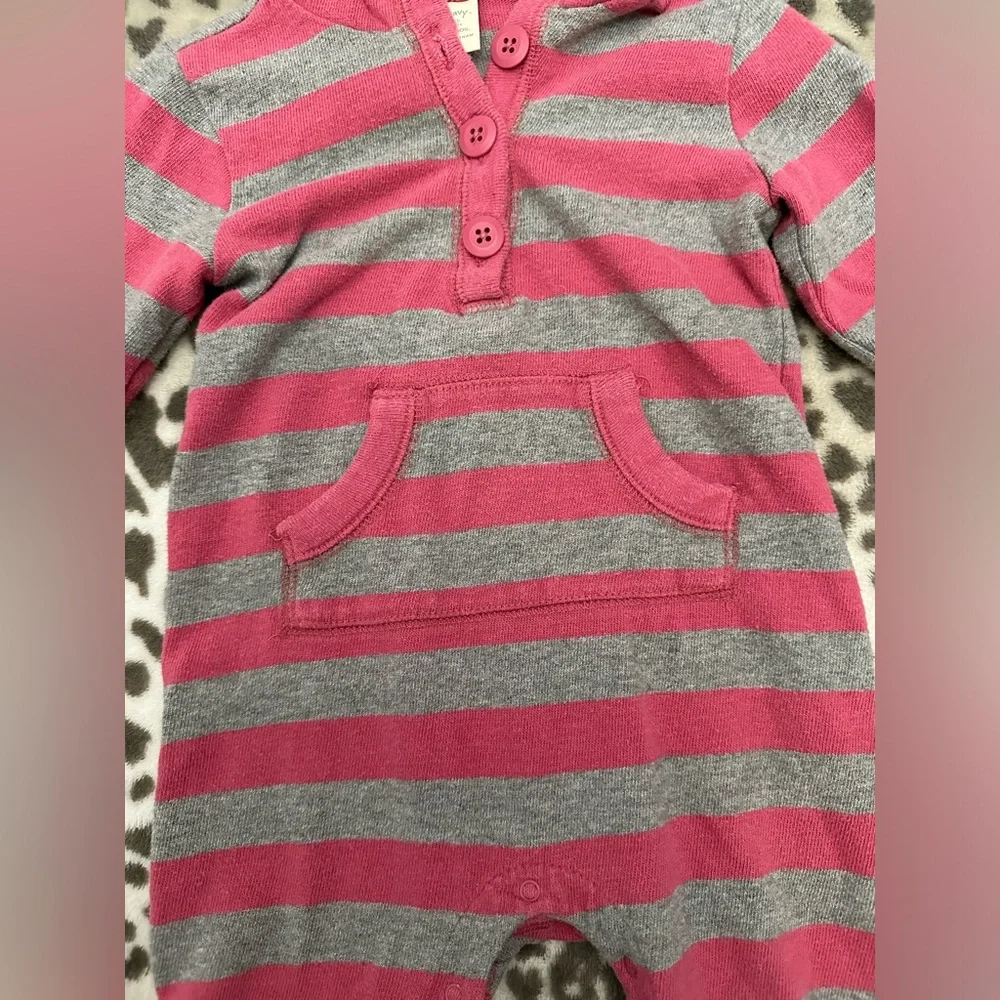 Old Navy Henley Striped Hooded One-Piece Heathered Gray Pink Size 12-18 months